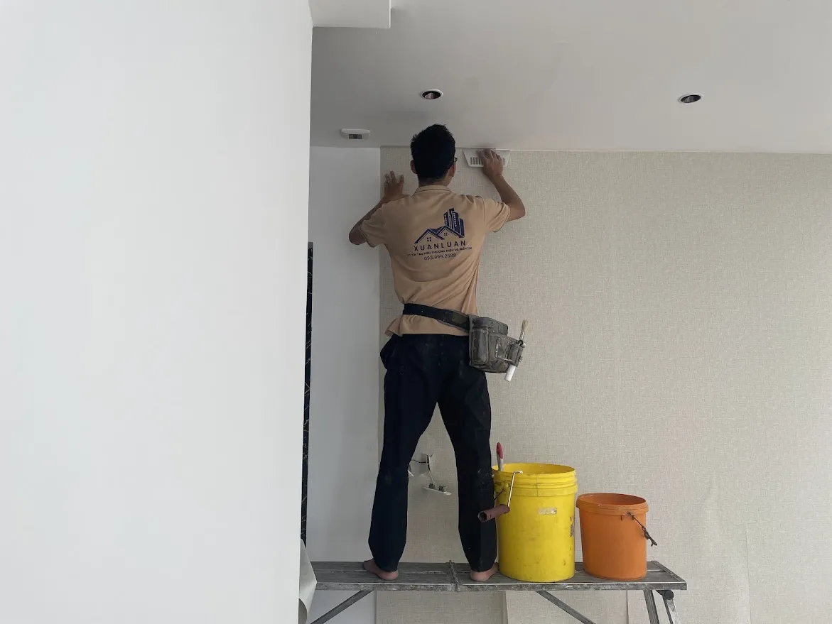 Thi công vải dán tường cho biệt thự quận 2 chuyên nghiệp, uy tín, giá rẻ.